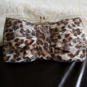 Leopard lily lace clutch
